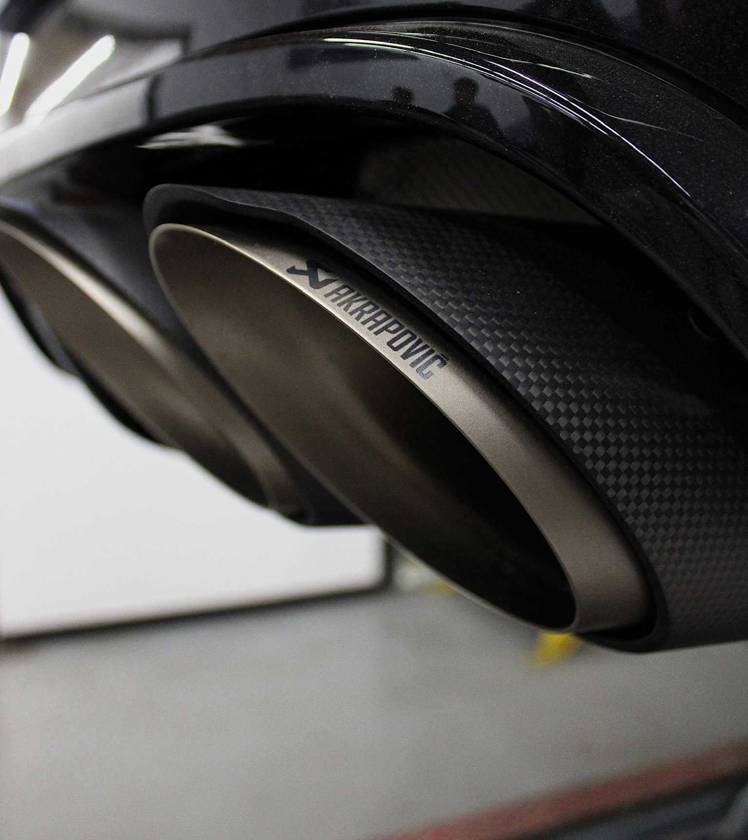 Escape Akrapovic Instalado