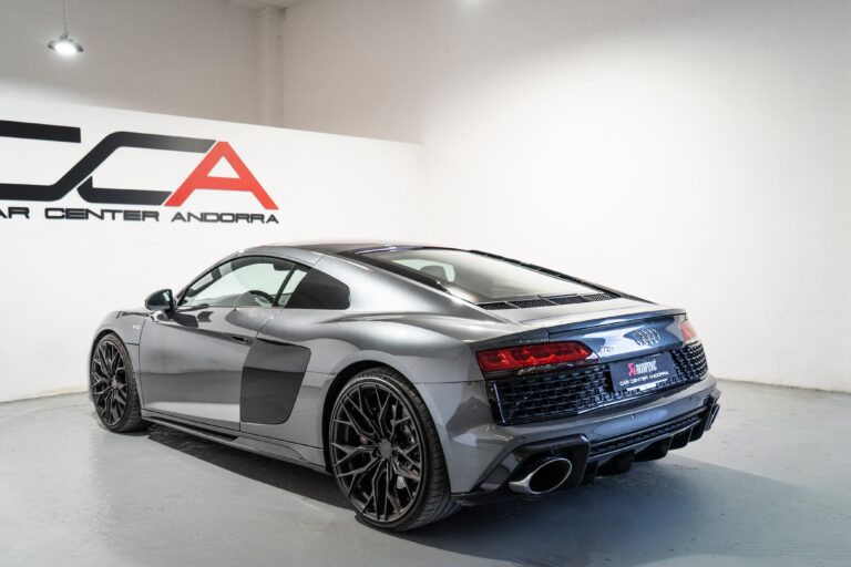 AUDI R8 RWD
